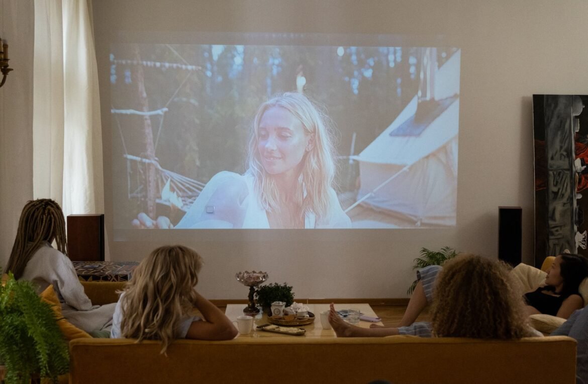 Smart Mini Projectors: The Best 4K Home Entertainment Solution
