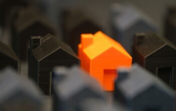 UK house prices decline